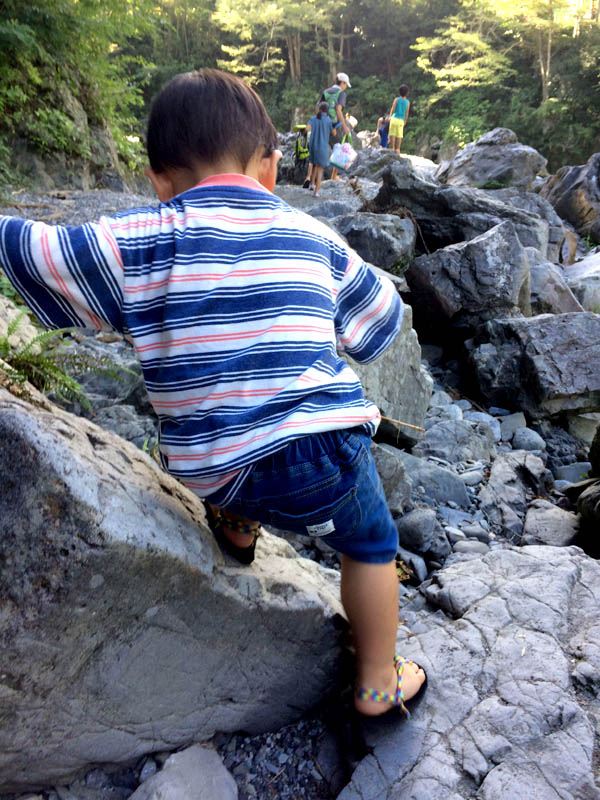 ちびっ子の野生が覚醒！！＜ワラーチづくり @あきる野市＞