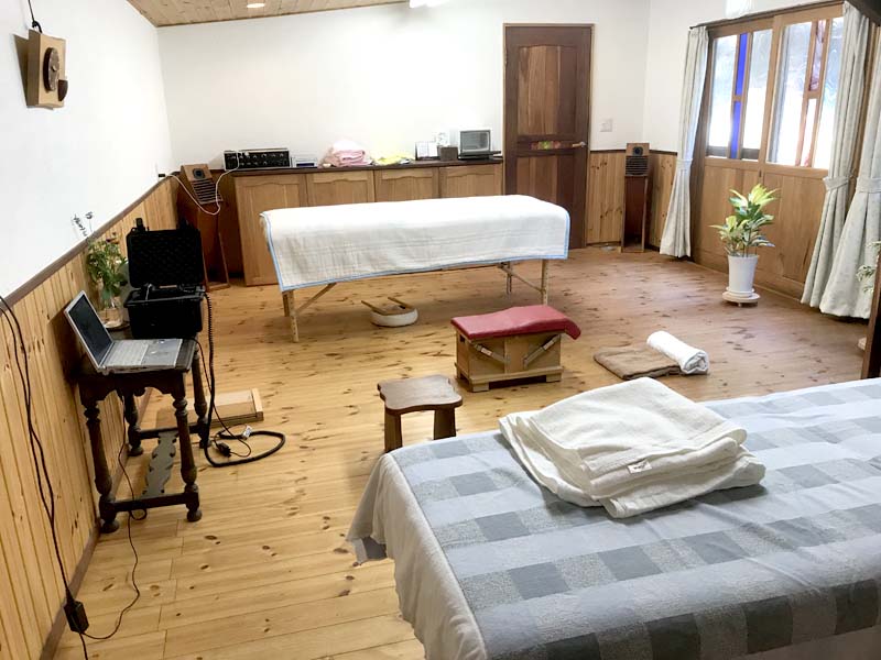 稲村ガ崎サテライトオフィス施術、スタートです！